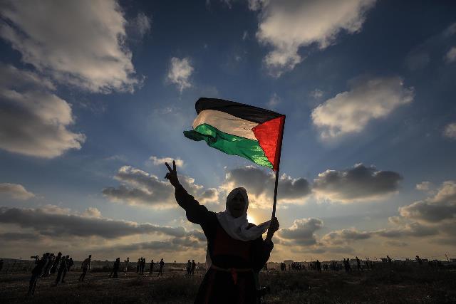 Israel declara la guerra a la bandera palestina