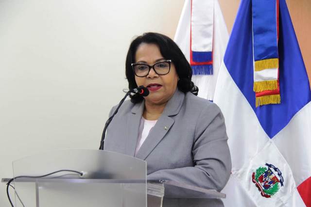 Solicitan a la Cámara de Cuentas auditar gestión de rectora Emma Polanco